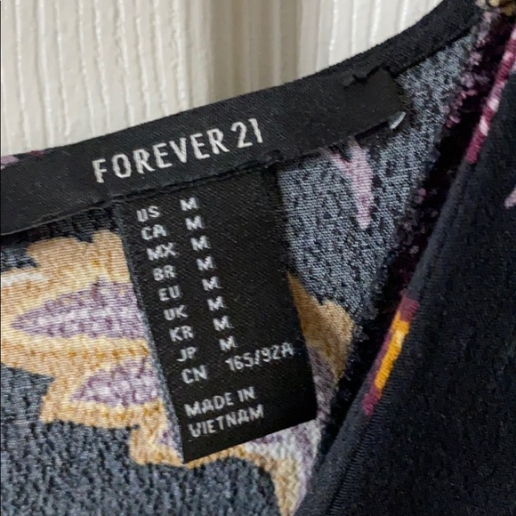 black patterned dress - Picture 3 of 3